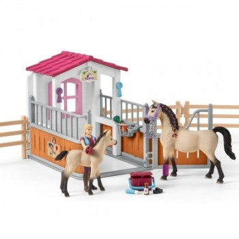 schleich horse stall with arab horses and groom